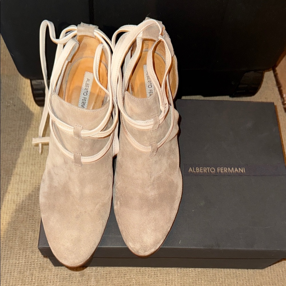 Alberto Fermani Women's Cream Suede Ankle Boots